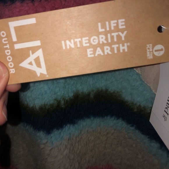 Brand New with tags Quarter Zip Fleece Pullover - Picture 2 of 5